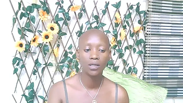 צ'אט XXX בשידור חי של EbonyOlive69