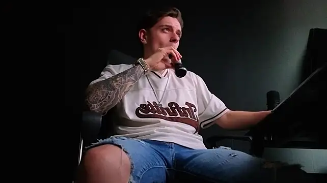 FelixStarkk 现场XXX聊天