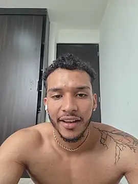 Chat XXX en directo de Dominick_Ma