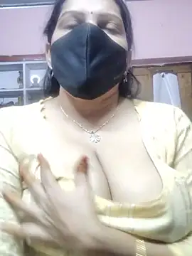 צ'אט XXX בשידור חי של EZMA_7