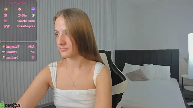 Luna_Vibee's Live XXX Chat