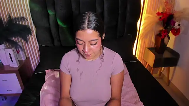 XXX chat uživo modela paulys_