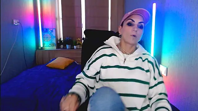 Sweet-n-Strong Live XXX-chat