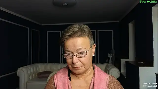 Chat +18 de Lia_Light ao vivo