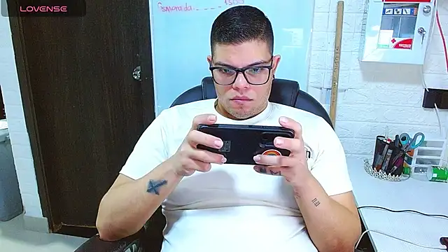 Chat XXX en directo de Realjoel01