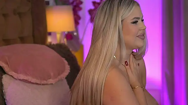 SophieBoobsXのライブXXXチャット