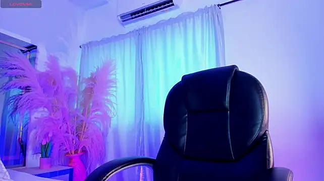 CarolineFyre's Webcam Show