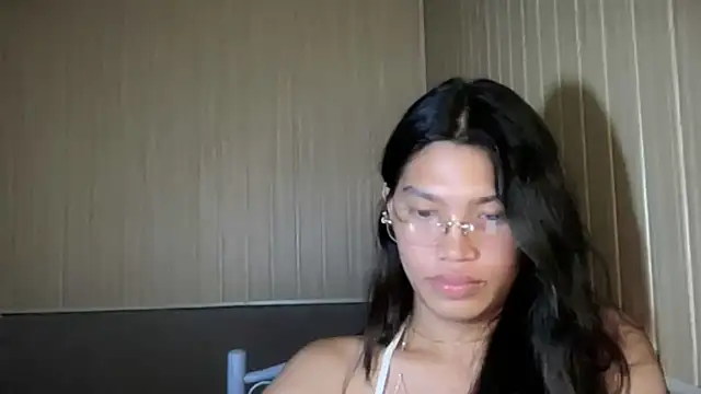 Yourgoddess_jayve Adlı Modelin Canlı XXX Sohbeti