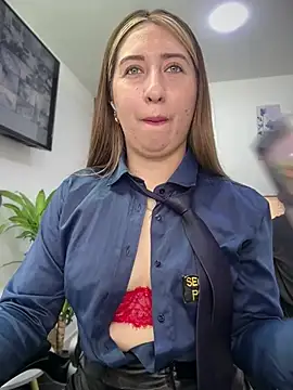 suzy-111 – Naživo XXX chat