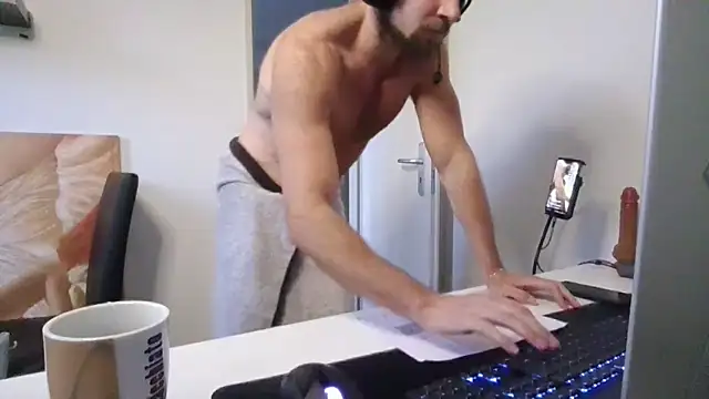 แชท XXX สดของ alpha-hunk