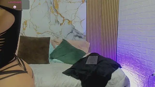 AndreinaLopezz's Live XXX Chat