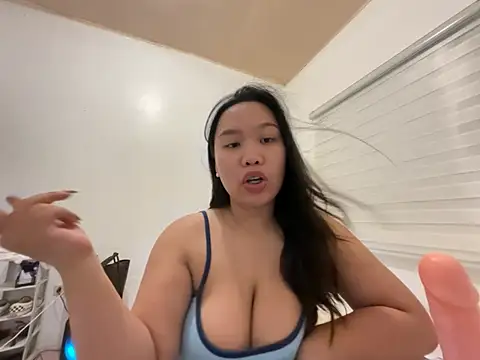 tricia_'s Live XXX Chat