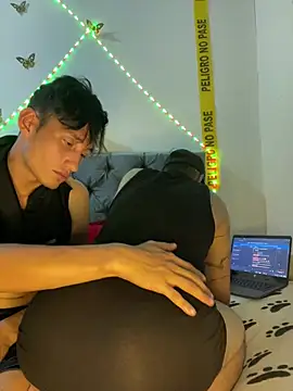 צ'אט XXX בשידור חי של Camilo_Tattoo