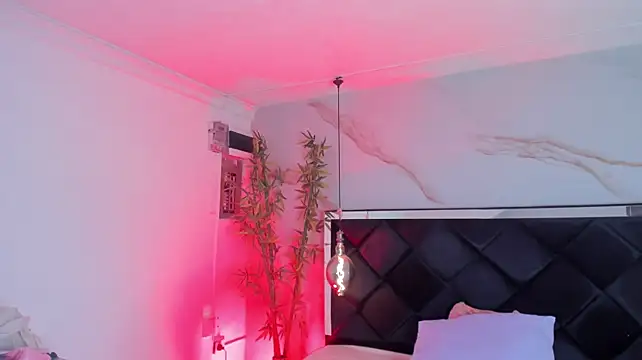 AngelaaCute_'s Live XXX Chat