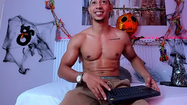 XXX chat uživo modela Radly_Andrew