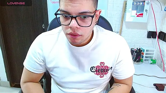 Realjoel01 现场XXX聊天