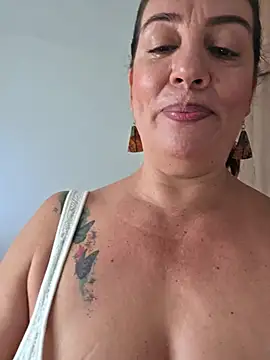 celeste_curvy's Live XXX Chat