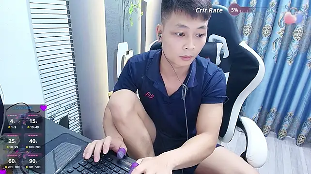 Naughty___asian Adlı Modelin Canlı XXX Sohbeti