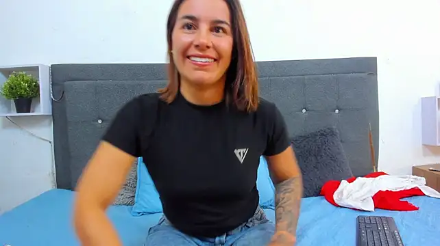 Amaraluxee XXX чат на живо