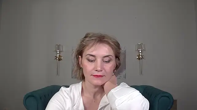 XXX chat uživo modela AdeleRocher