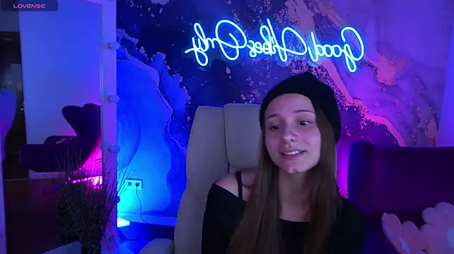 TinyNatalie Adlı Modelin Canlı XXX Sohbeti