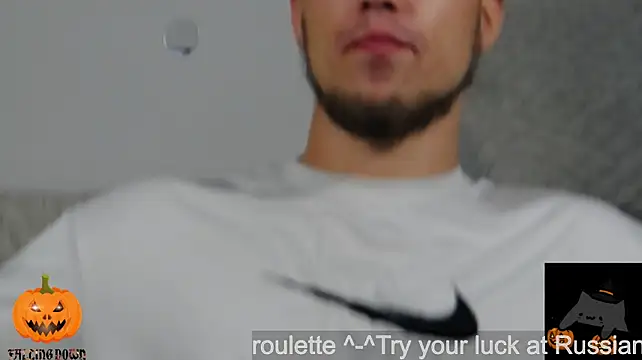XXX chat uživo modela Avgust__