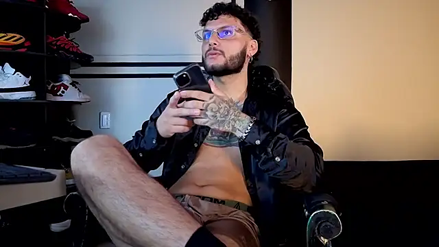 Онлайн чат XXX Tadeo_Prieto_