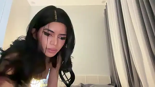 xTransQueenx Adlı Modelin Canlı XXX Sohbeti