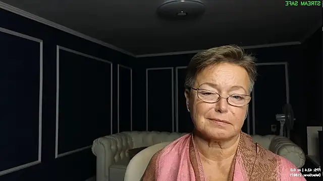 Chat +18 de Lia_Light ao vivo