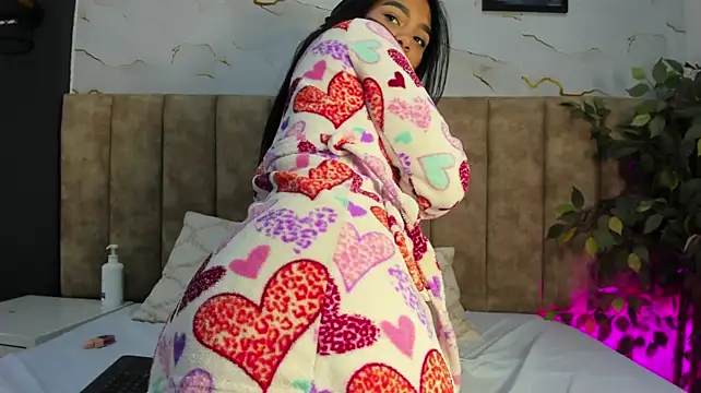 แชท XXX สดของ Camilarogerss