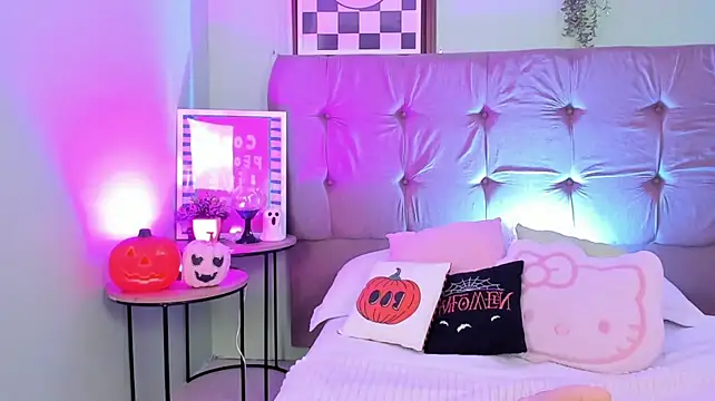 lilyy_evanss' Live XXX Chat