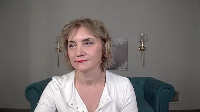 XXX chat uživo modela AdeleRocher