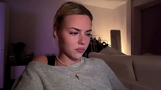 ChristelDuncombe's Live XXX Chat
