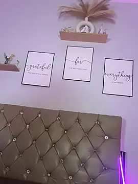 دردشة StarLovee الجنسية المباشرة
