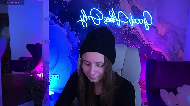 צ'אט XXX בשידור חי של TinyNatalie