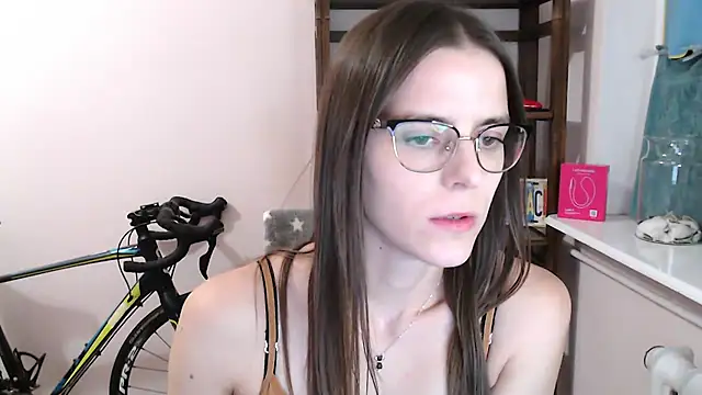 love_megi Adlı Modelin Canlı XXX Sohbeti