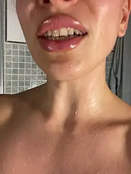 JolieBee Chat XXX live