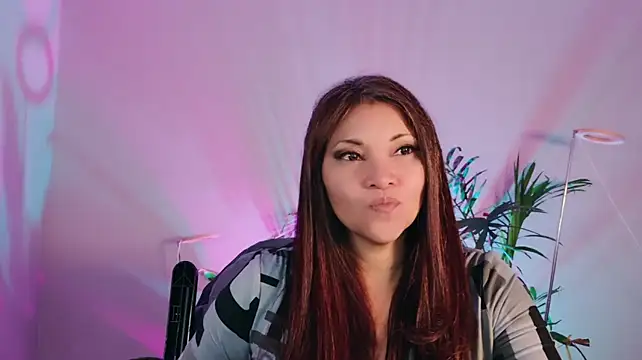 Chat XXX en directo de DivineLynn