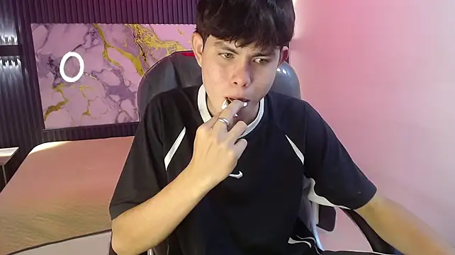 Eliot_rizzo's Live XXX Chat