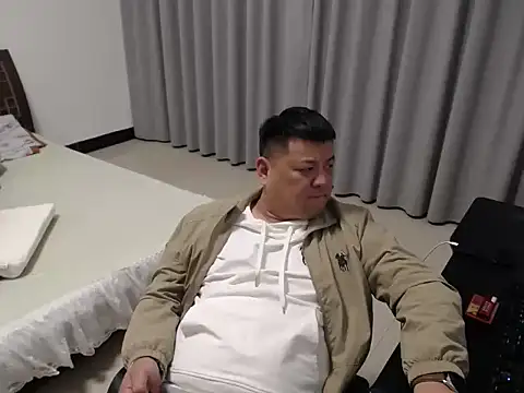 zhang1118 即時 XXX 聊天