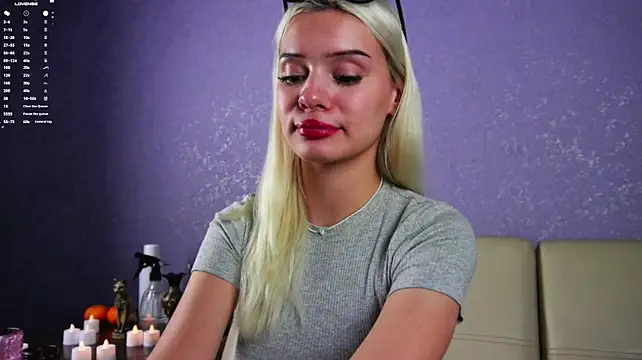 OnlyMolly's Live XXX Chat