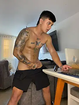 XXX chat uživo modela Christopher_strongg