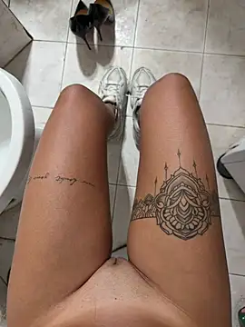XXX chat uživo modela Thegirlofthemirror
