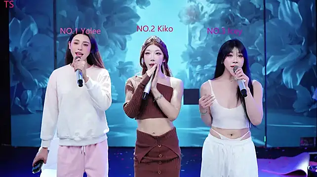 แชท XXX สดของ SixGoddess