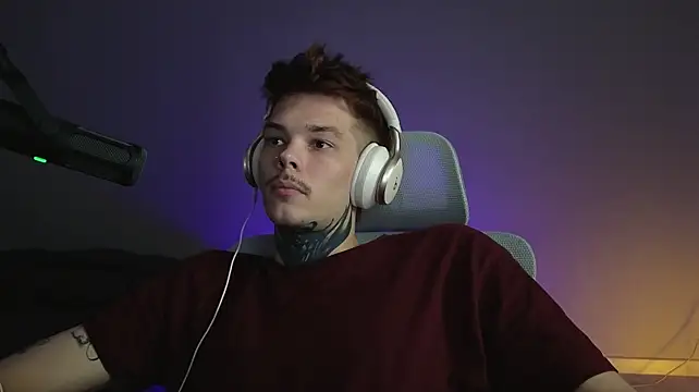 DENIS_HERE live XXX chat