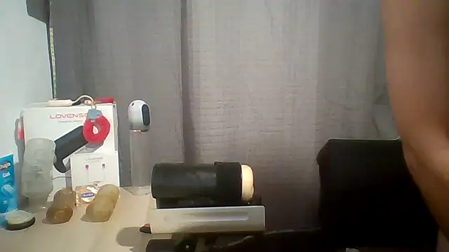 Oliverlong live XXX chat