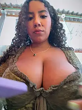 Chatroom XXX en direct de serena_willow