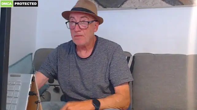 bluedae1 Adlı Modelin Canlı XXX Sohbeti