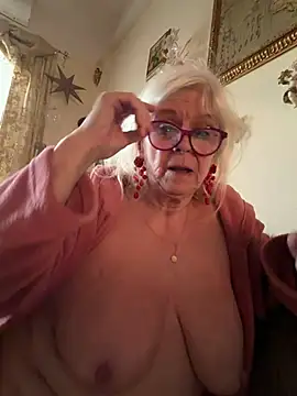 แชท XXX สดของ HotGrandma70