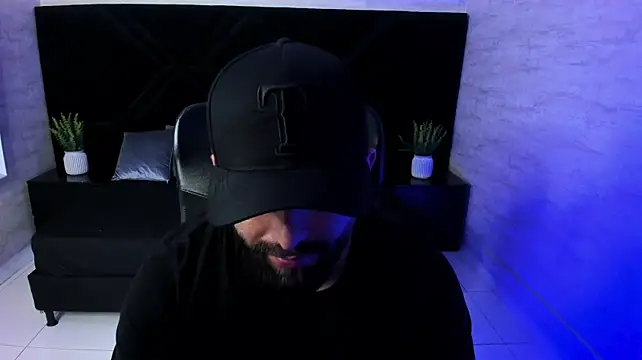 jhon_bear03 Adlı Modelin Canlı XXX Sohbeti
